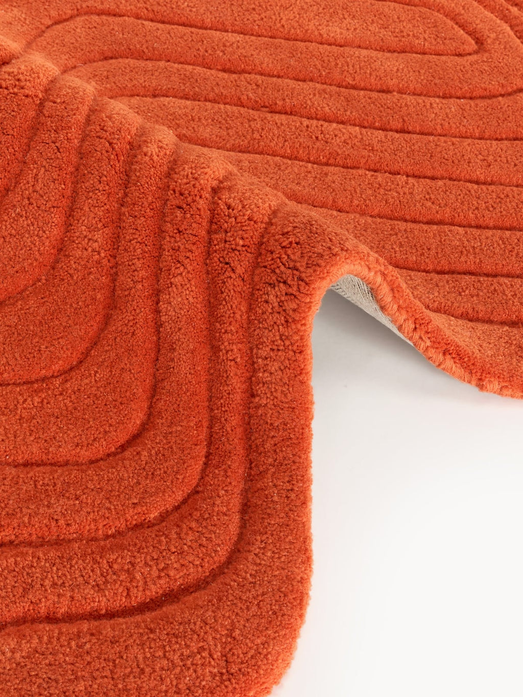 Aliza Organic-Shaped Hand-Tufted Wool Rug