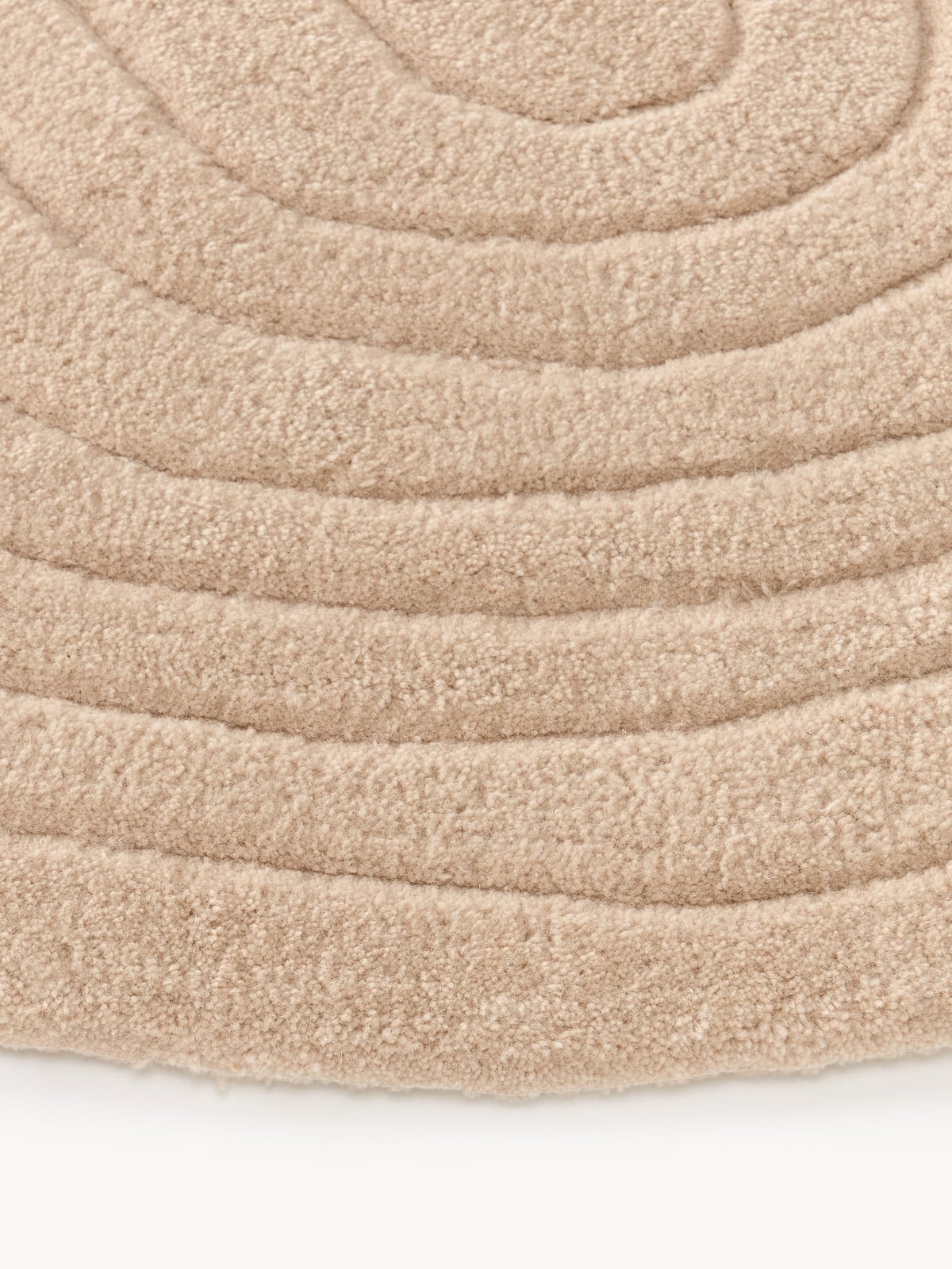 Aliza Organic-Shaped Hand-Tufted Wool Rug