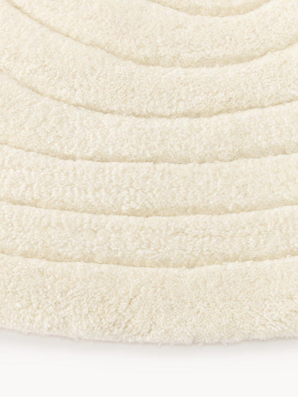 Aliza Organic-Shaped Hand-Tufted Wool Rug
