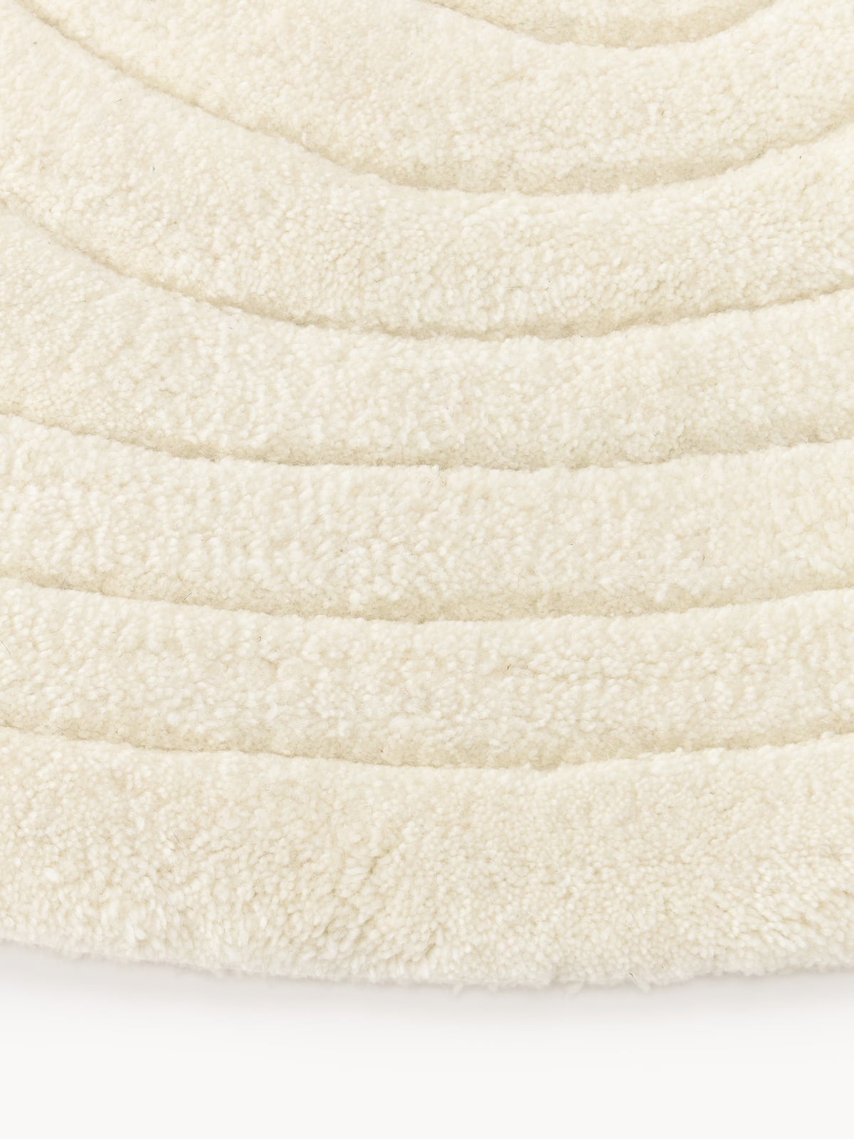 Aliza Organic-Shaped Hand-Tufted Wool Rug