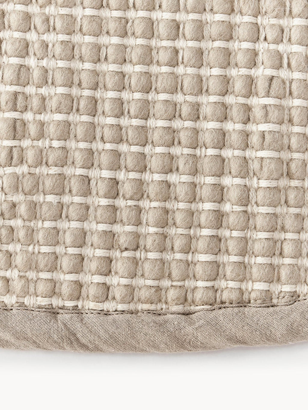 Amaro Round Hand-Woven Wool Rug