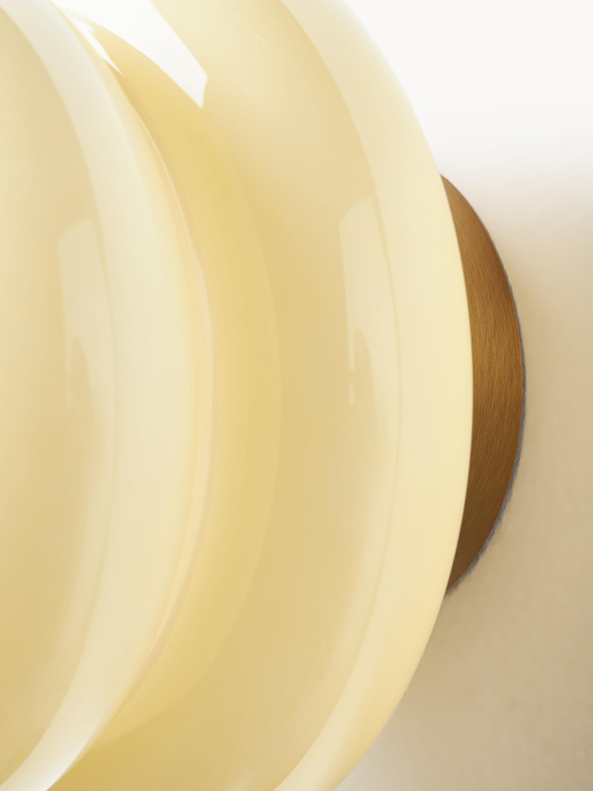 Baya Opal Glass Wall Lamp