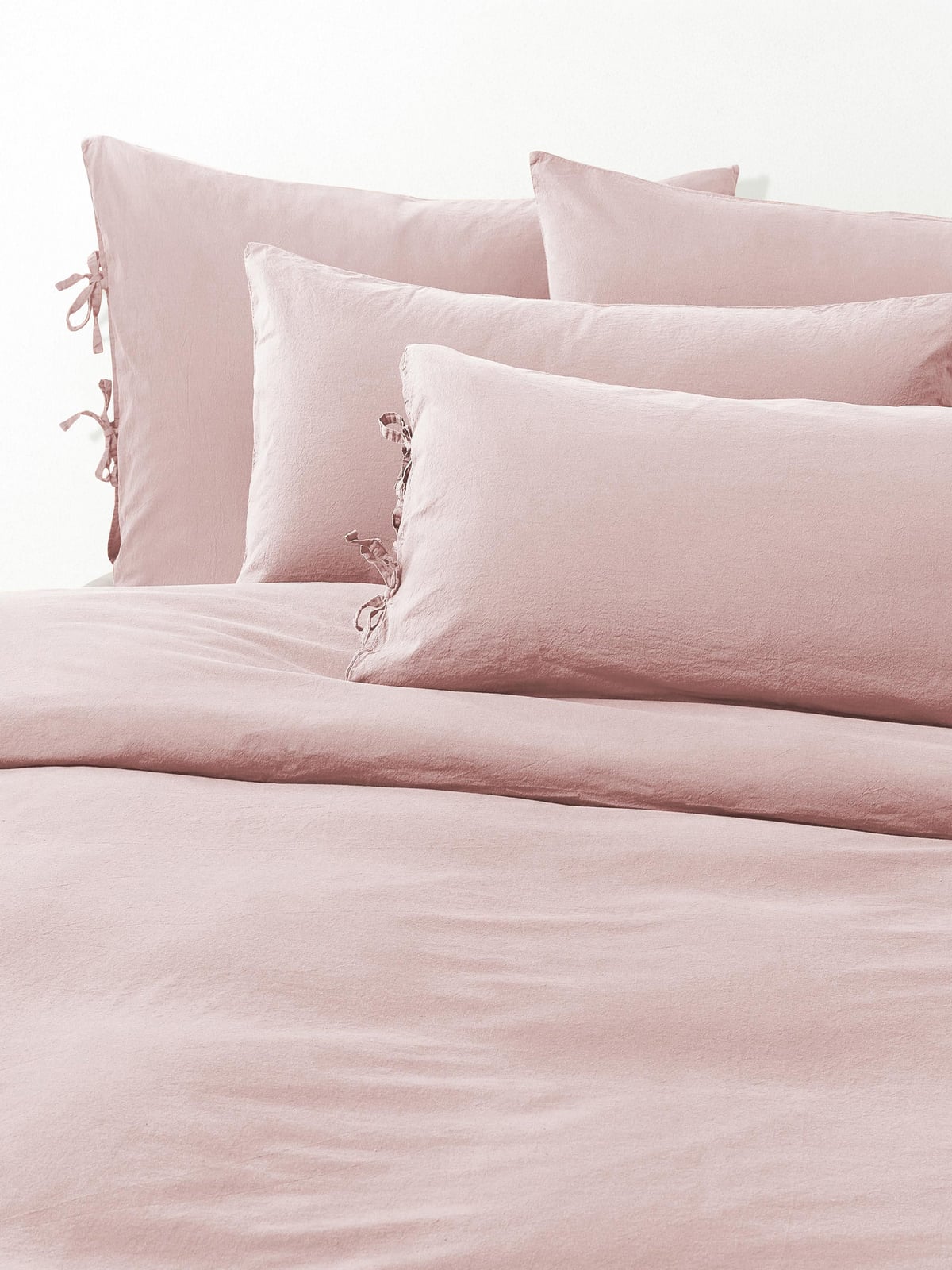 Clara Structured Cotton Blanket with Ruffles and Floral Pattern