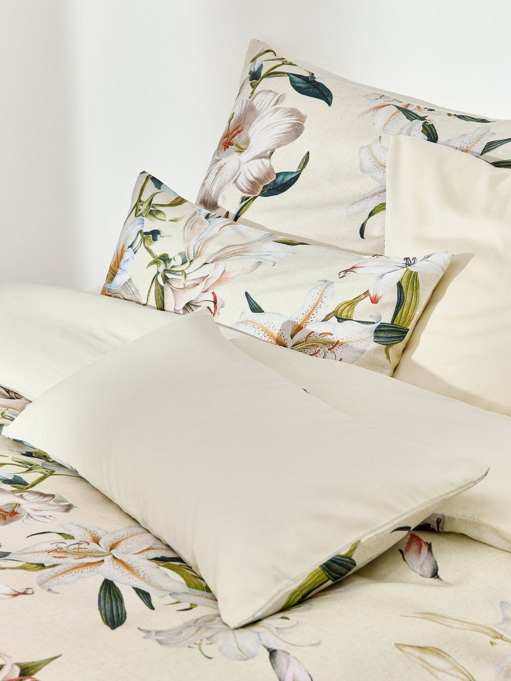 Flori Cotton Sateen Duvet Cover with Floral Print