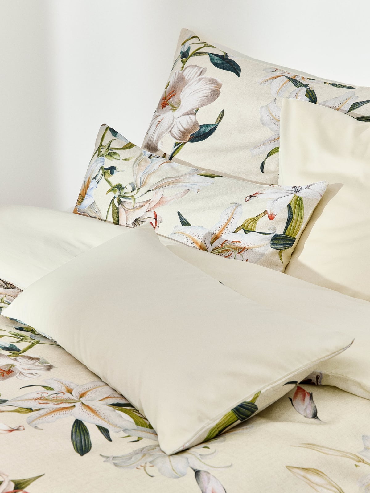 Flori Cotton Sateen Duvet Cover with Floral Print