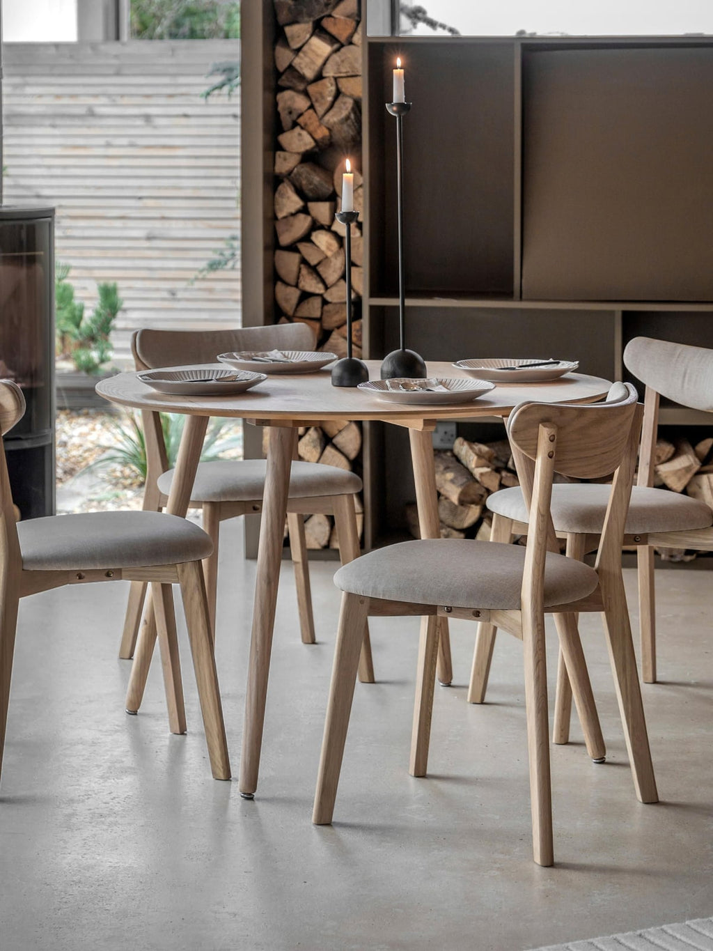 Hatfield Round Oak Wood Dining Table, Ø 110 cm