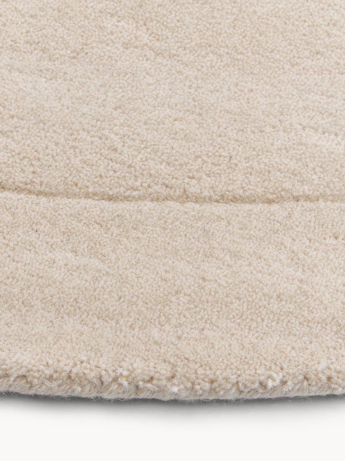 Kadey Organic-Shaped Hand-Tufted Wool Rug