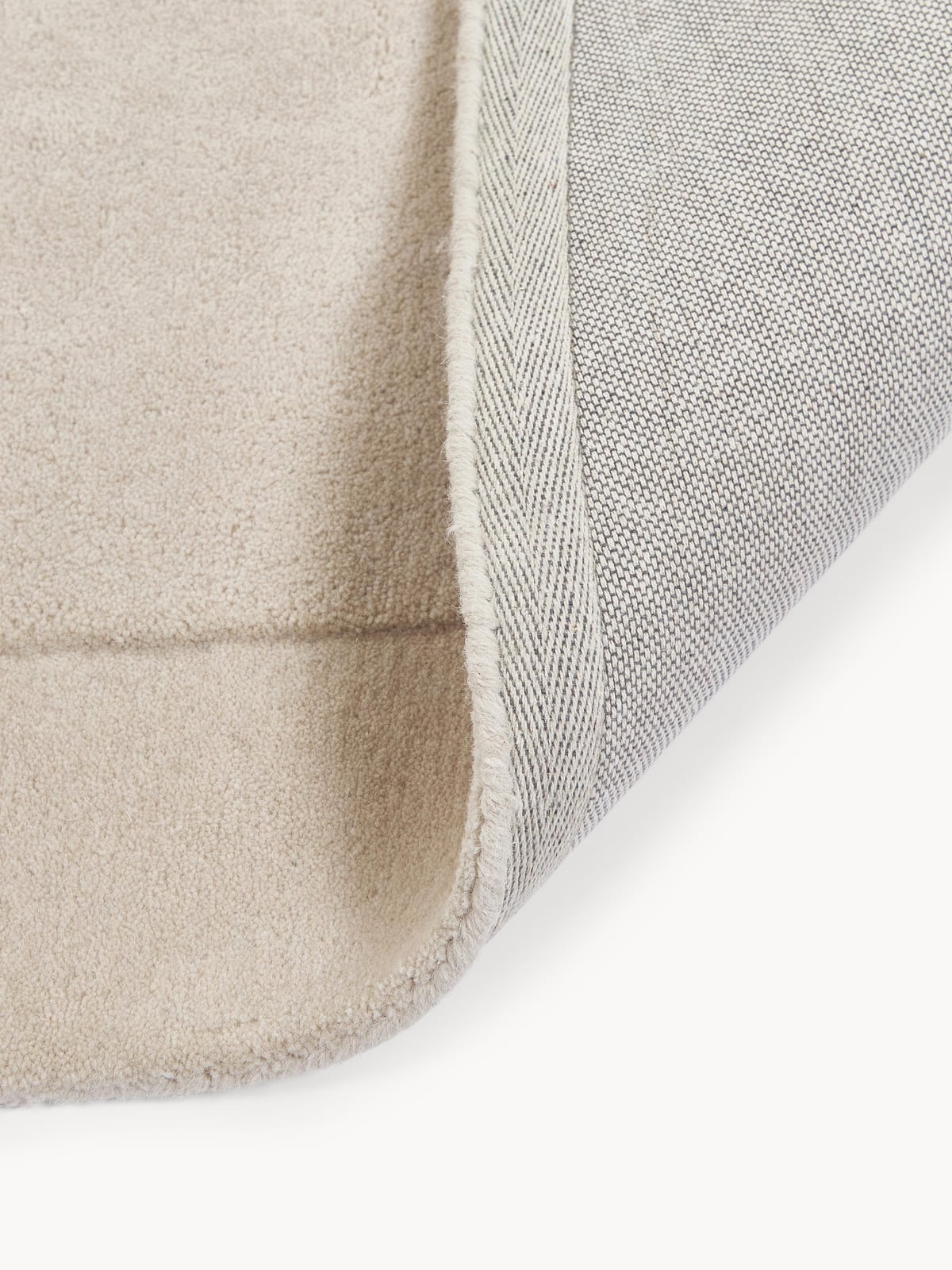 Kadey Organic-Shaped Hand-Tufted Wool Rug