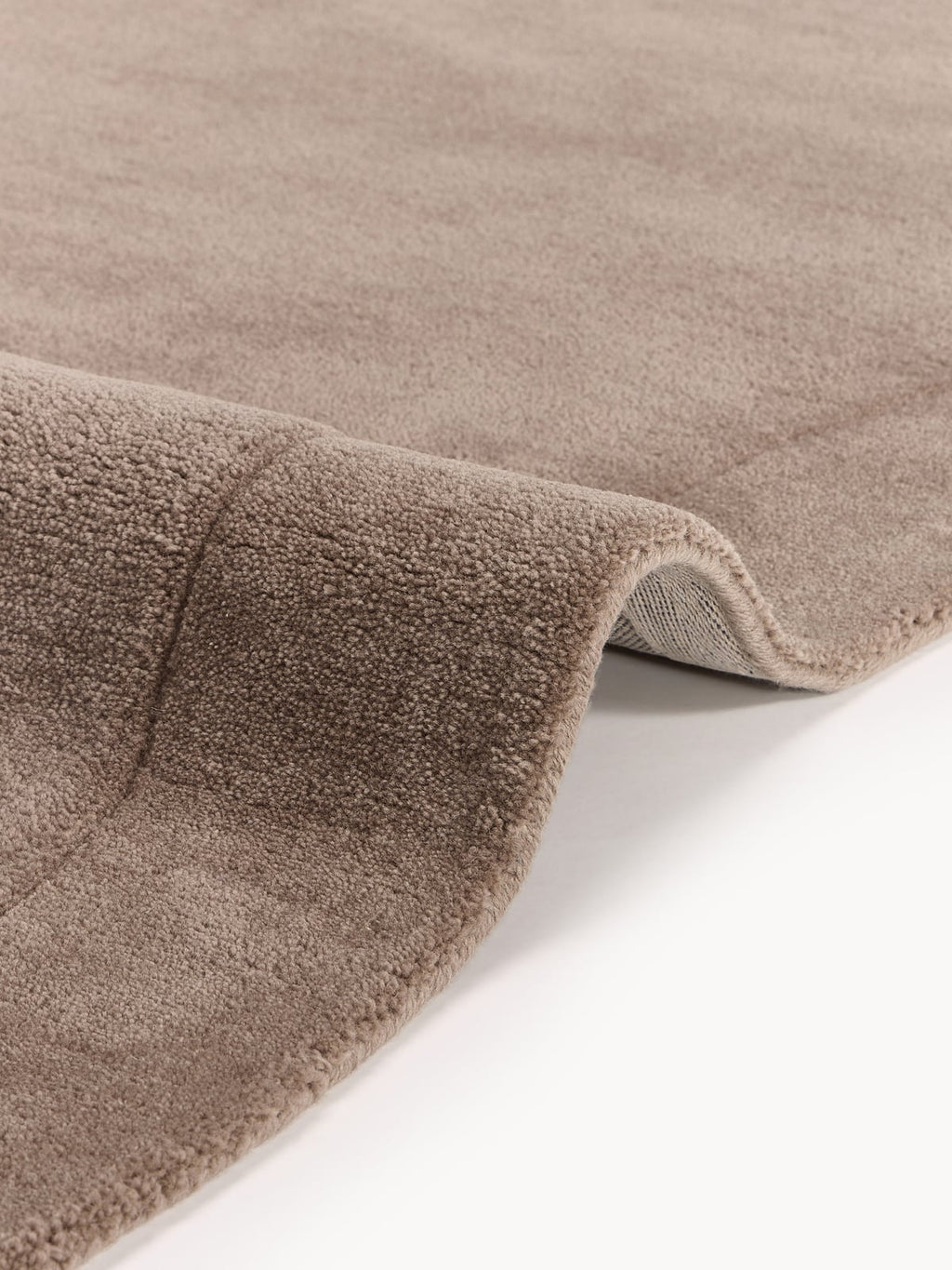 Kadey Organic-Shaped Hand-Tufted Wool Rug