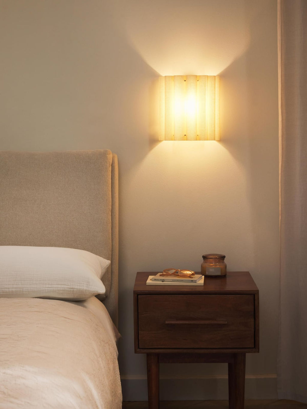 Lucina Linen Wall Lamp