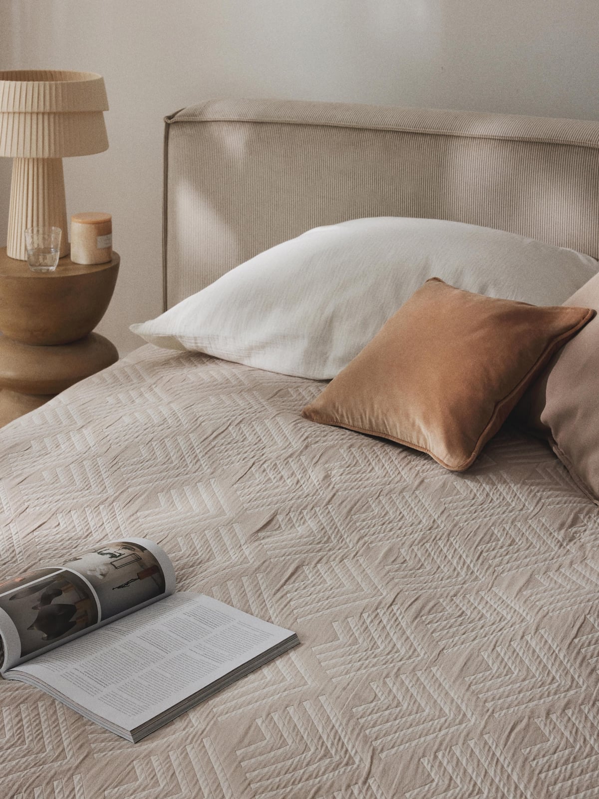 Milano Jacquard Bedspread with Graphic Pattern