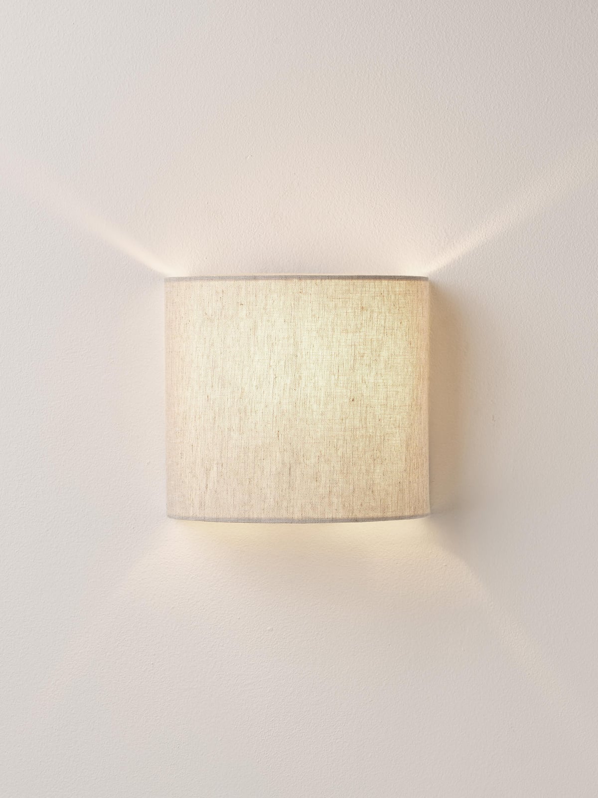 Ron Linen Wall Lamp