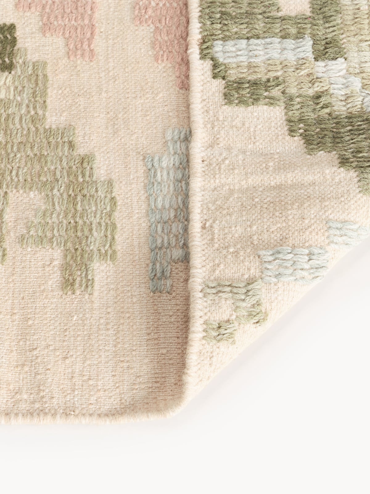 Rosha Wool Rug with Stitched Flower Pattern
