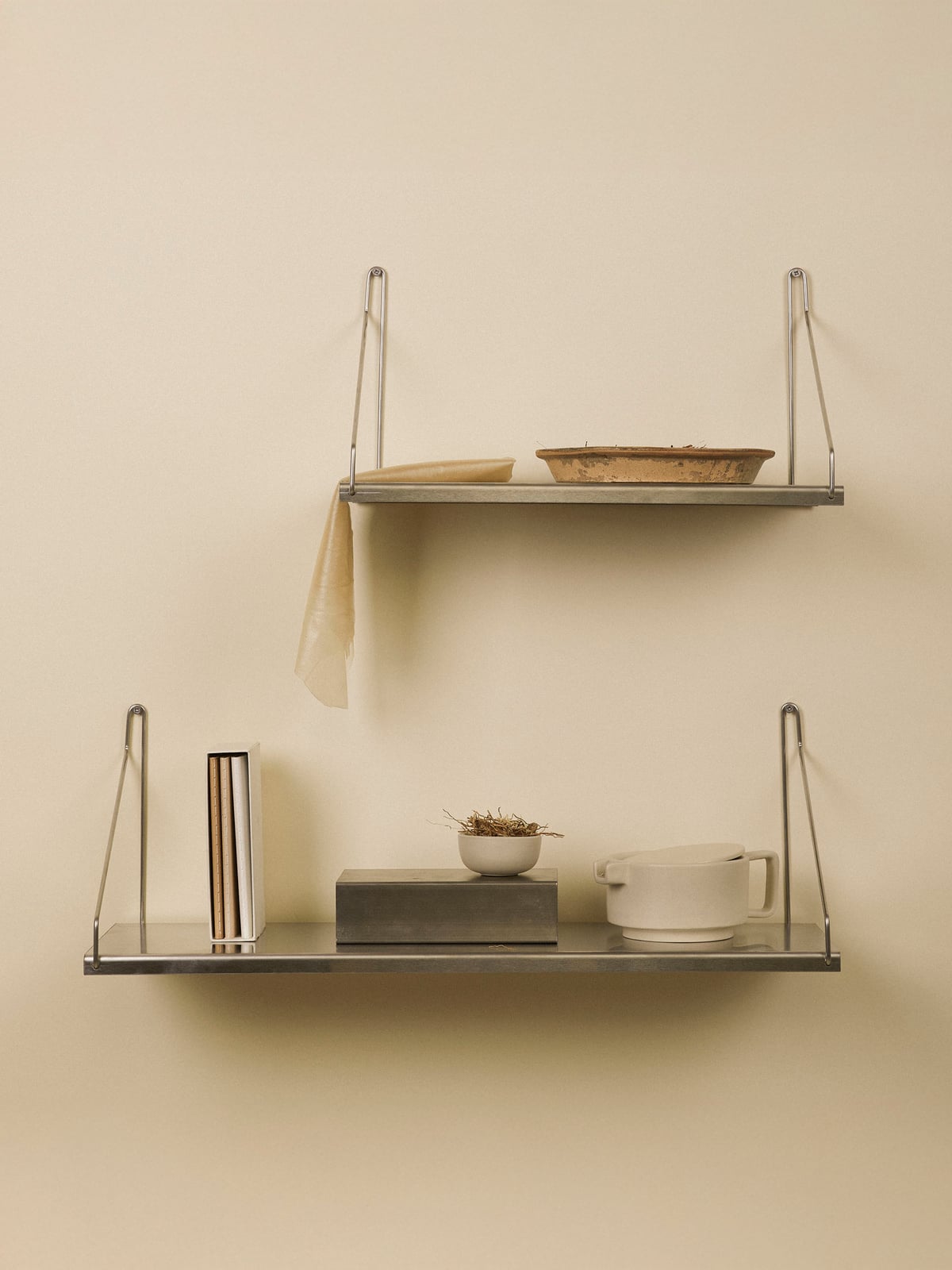 Single Wall-Mounted Shelf