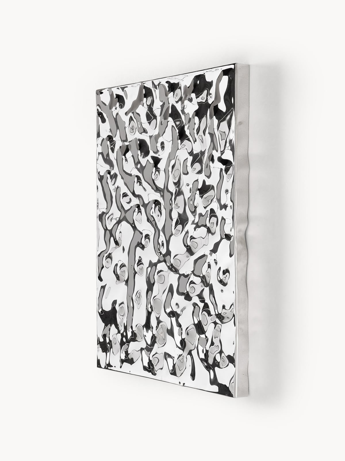 Splash Wall Object with Hammered Surface