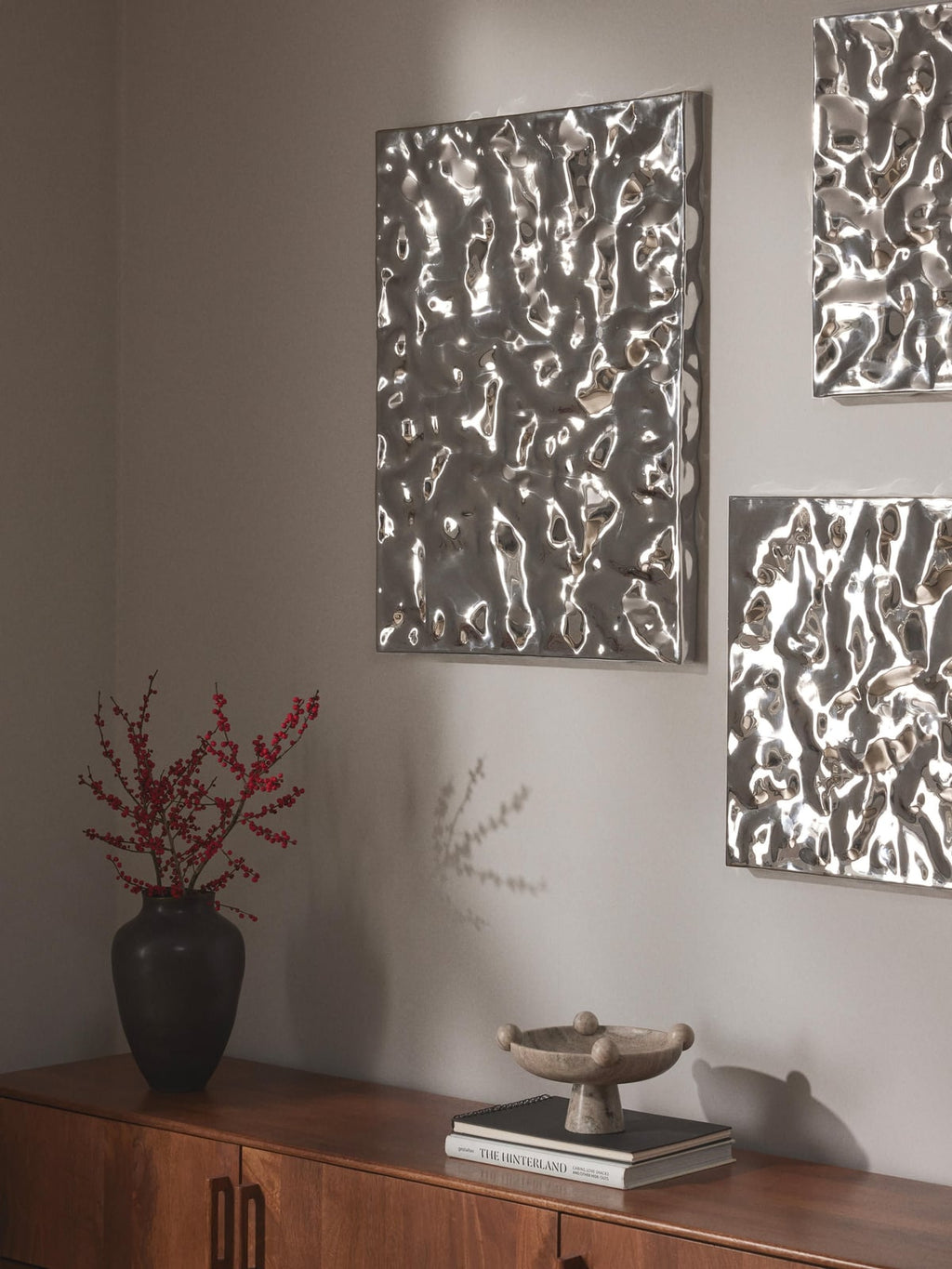 Splash Wall Object with Hammered Surface