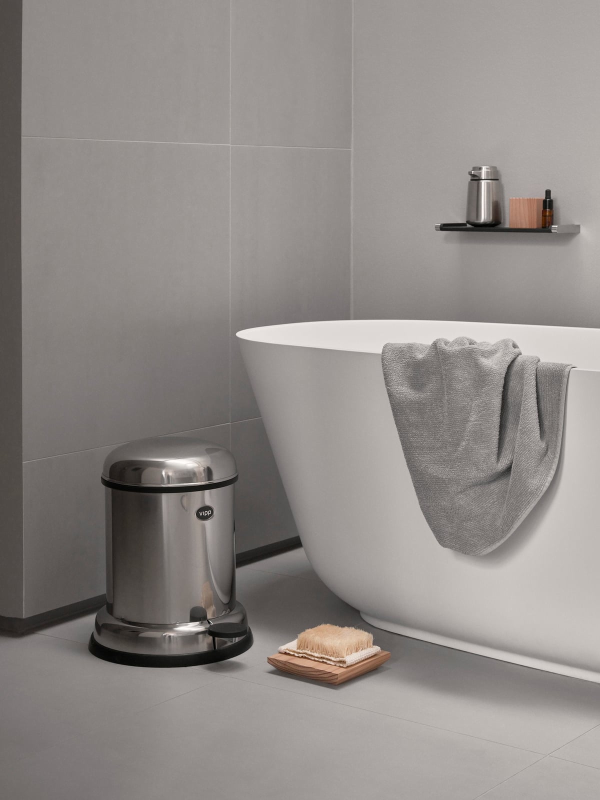 Vipp14 Bathroom Bin with Pedal Function