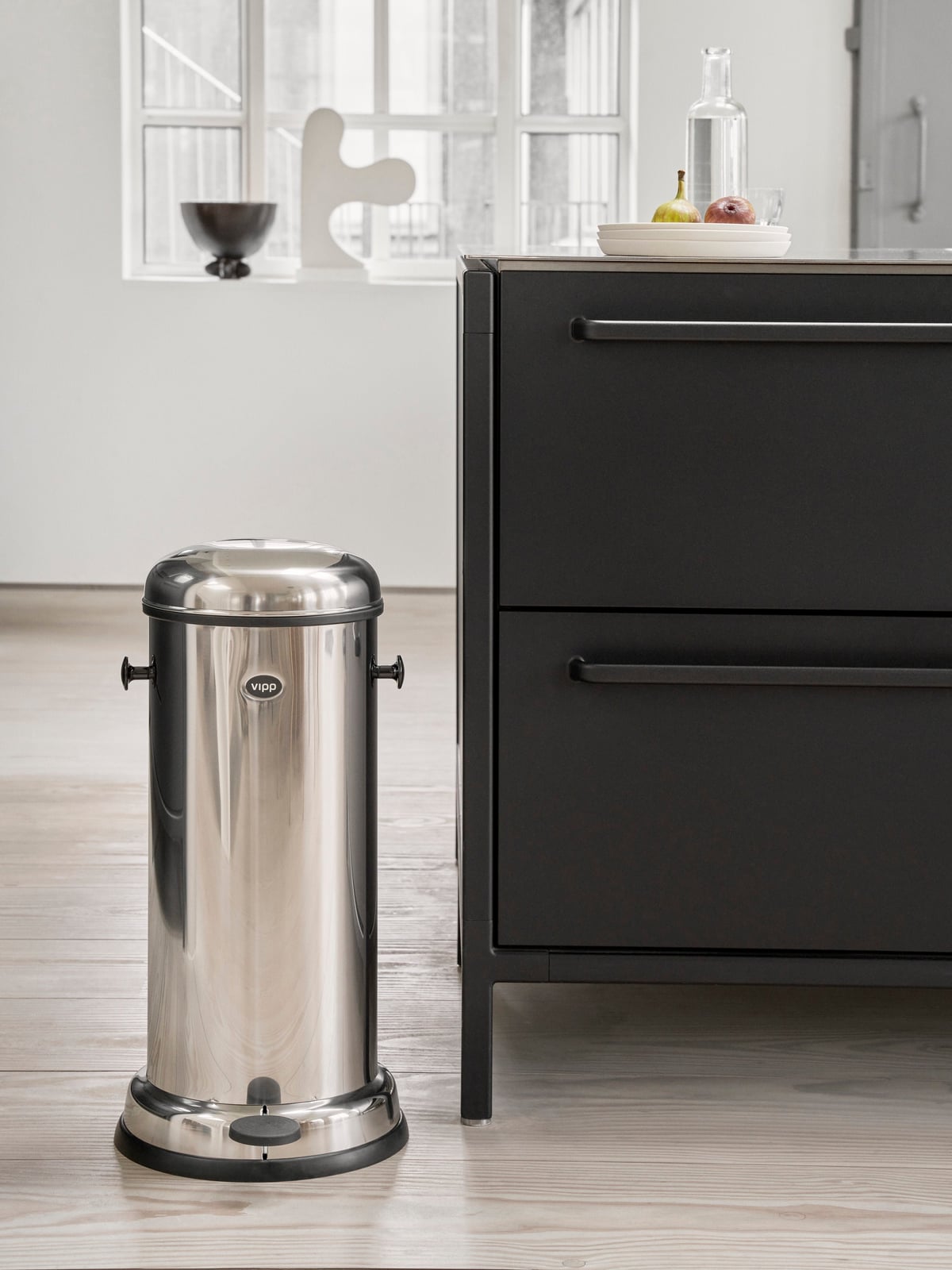 Vipp16 Waste Bin with Pedal Function