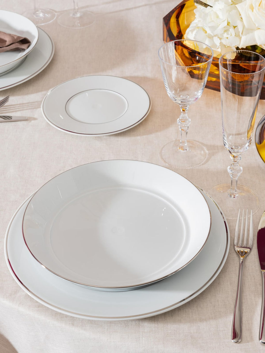 Vitruv Handmade Porcelain Tableware Set with Hand-Painted Platinum Rim, 2 People, Set of 14